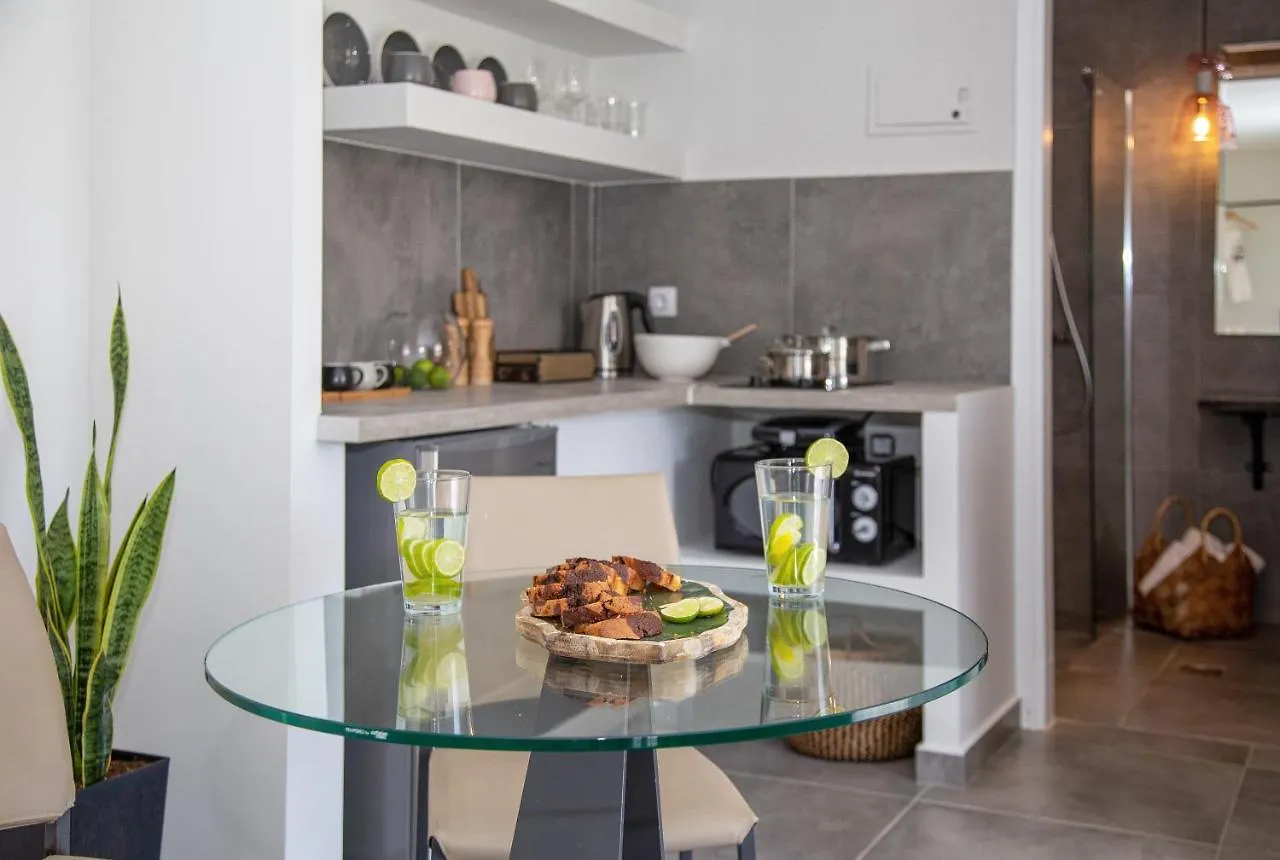 Malibu Suites Lassi  Apartment