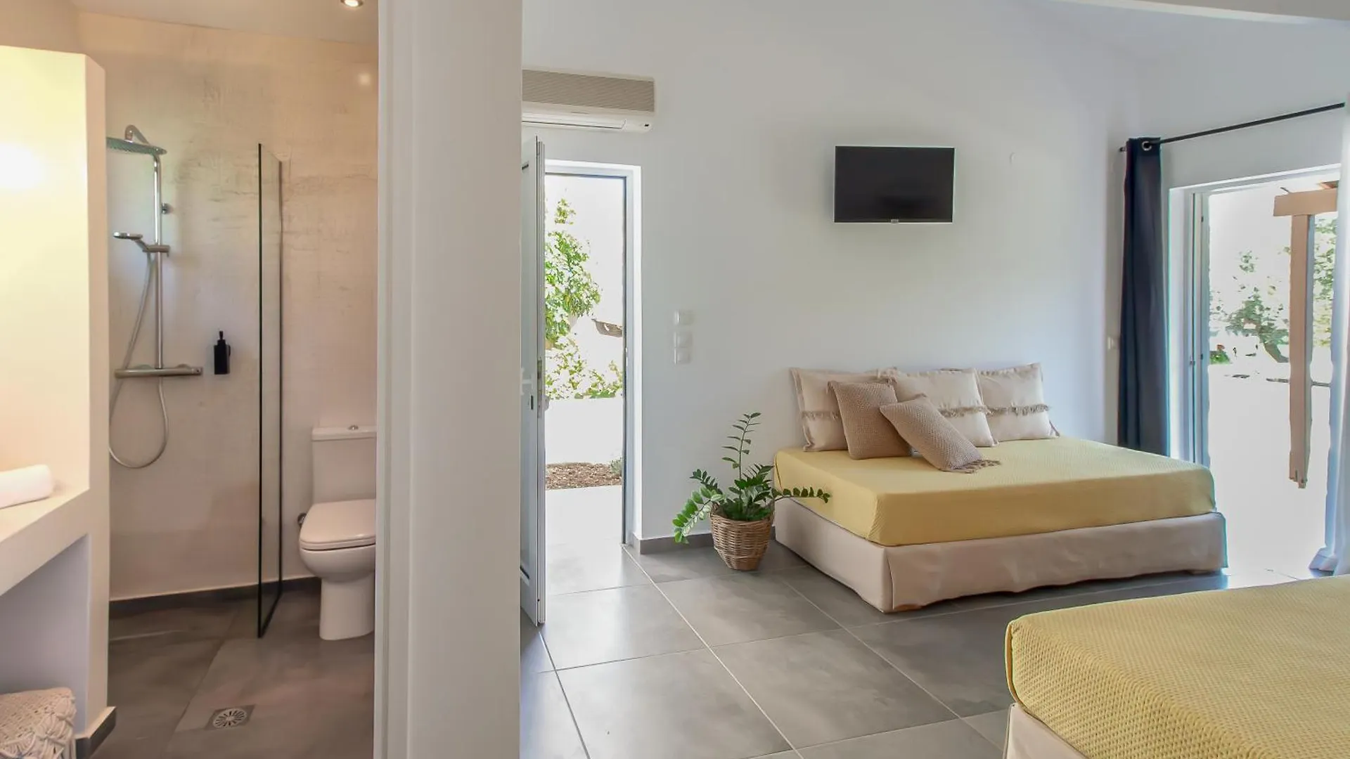 Malibu Suites Lassi  Greece